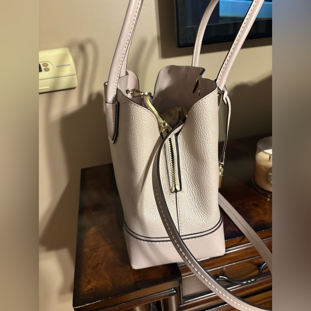 Michael Kors Light pink Tote with Gold Accents - Picture 2 of 12
